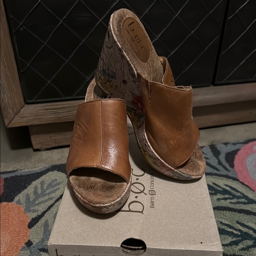 b.o.c. Women's Brown Wedge Sandals